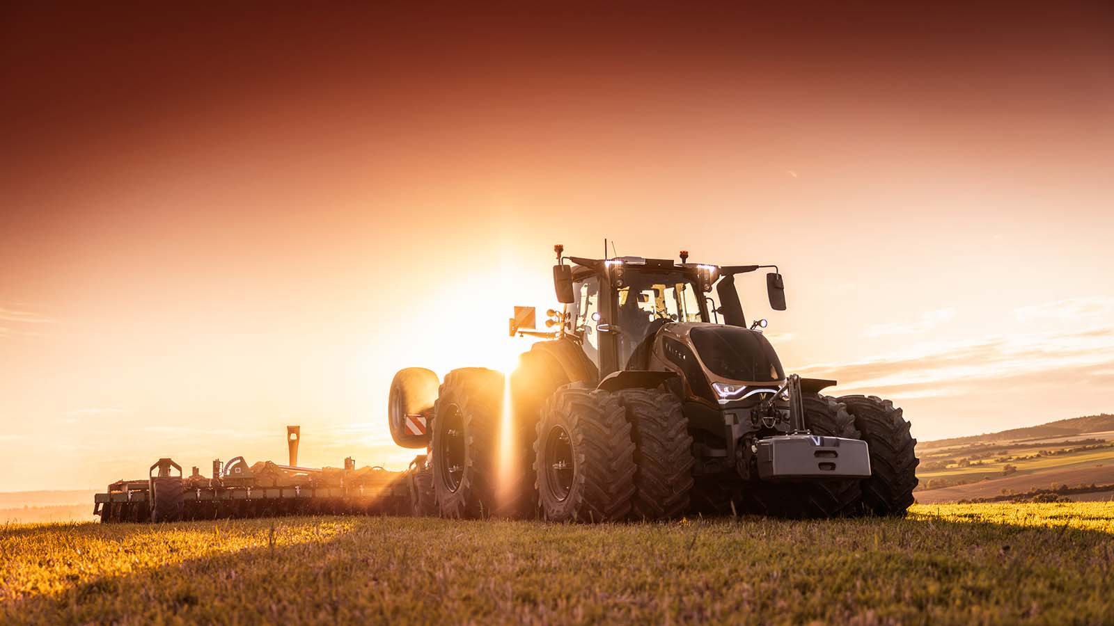 agritechnica-valtra-home-hero_1600x900.jpg