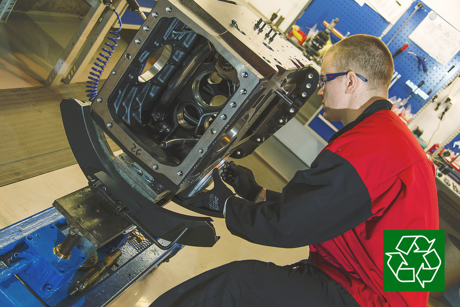 Het installeren van een gereviseerde transmissie of motor is snel, eenvoudig en voordelig bij elke plaatselijke Valtra-servicedealer.
