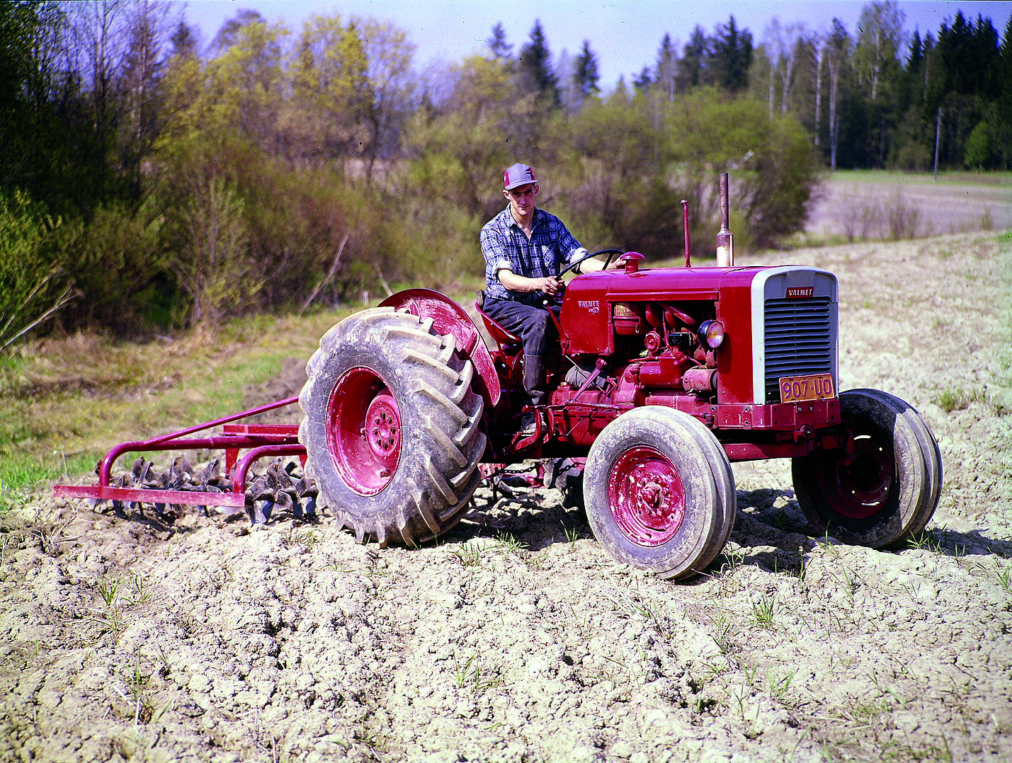 Valmet 361 harrowing